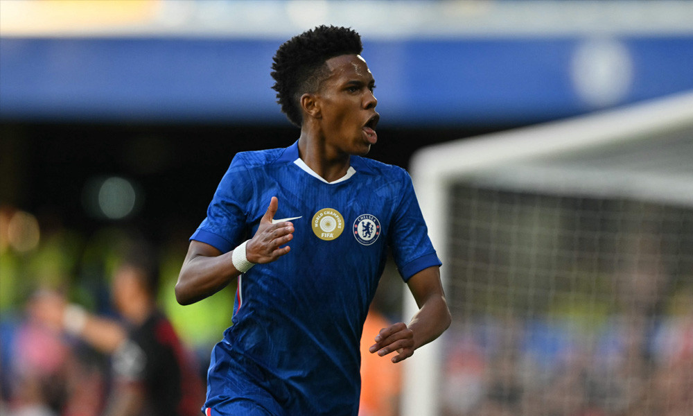 গোল করে চেলসির জার্সিতে অভিষেক রাঙালেন ‘মেসিনহো’