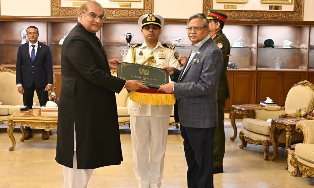 রাষ্ট্রপতির কাছে পাকিস্তানের হাইকমিশনারের পরিচয়পত্র পেশ