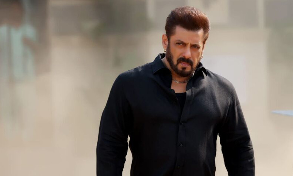 ‘তেরে নাম’ অভিনেত্রীকে ক্যারিয়ার শেষ করে দেওয়ার হুমকি সালমানের!