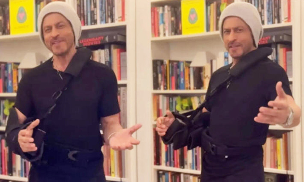 ভাঙা হাত নিয়েই ভিডিও বার্তায় ‘কৃতজ্ঞতা’ জানালেন শাহরুখ