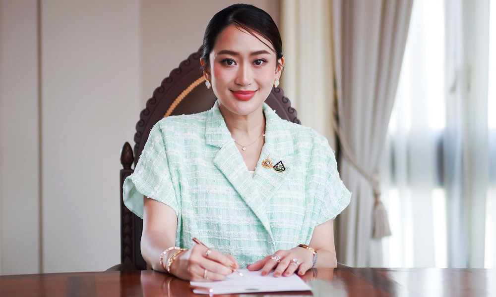 একটি ফোন কলই যেভাবে ক্ষমতাচ্যুত করল থাই প্রধানমন্ত্রীকে