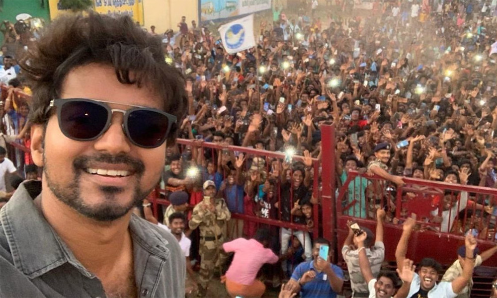 সিংহ একাই শিকার করে, মোদিকে থালাপতি বিজয়