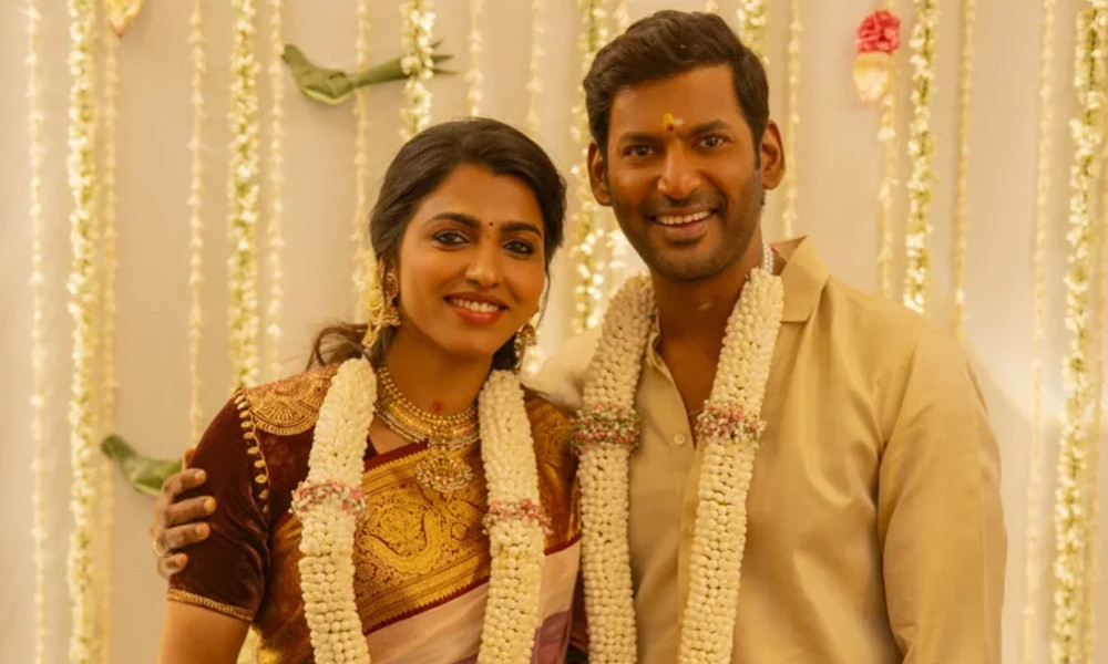 বান্ধবীর সঙ্গেই বাগদান সারলেন অভিনেতা বিশাল