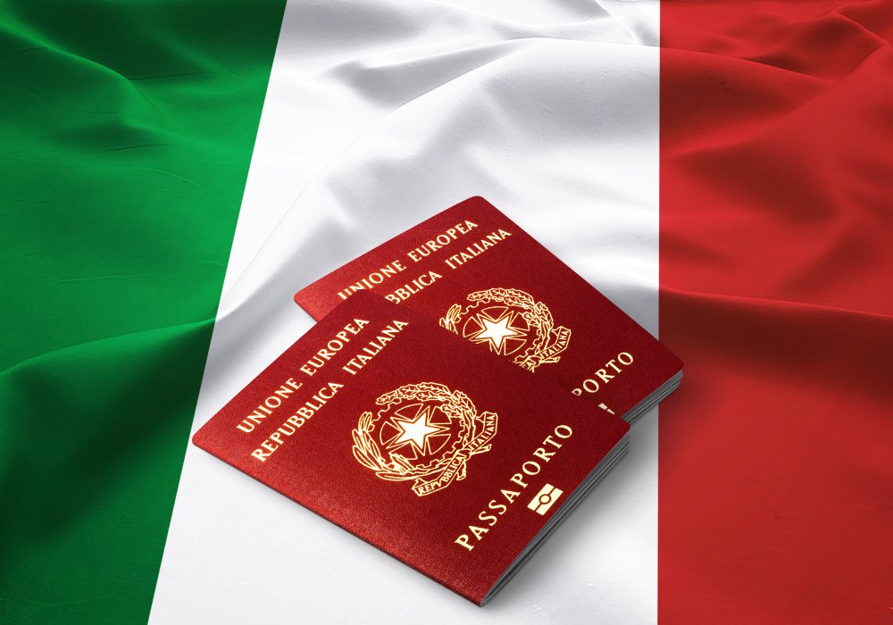 ট্রাম্পপন্থী সাংবাদিককে নাগরিকত্ব দেবে ইতালি