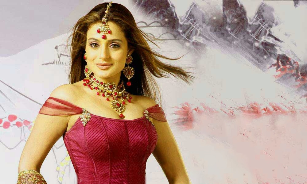 অর্ধেক বয়সের ছেলেরা আমাকে প্রেমের প্রস্তাব দেয় : আমিশা পাটেল