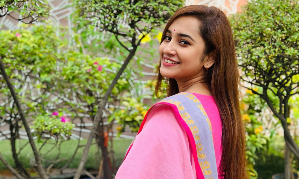 যুক্তরাষ্ট্রে ‘অপ্রীতিকর’ পরিস্থিতির মুখোমুখি গায়িকা আতিয়া আনিসা