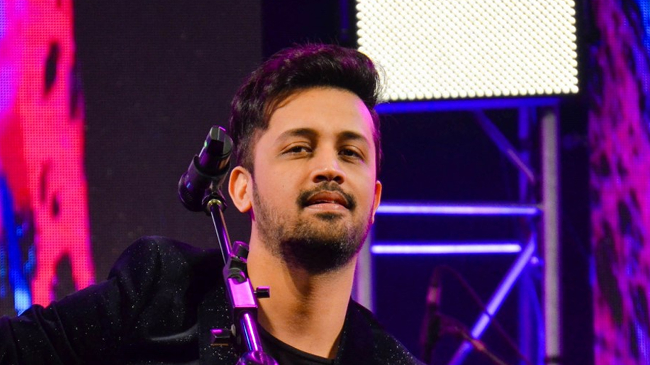 সমালোচকদের পাল্টা জবাব দিলেন আতিফ আসলাম