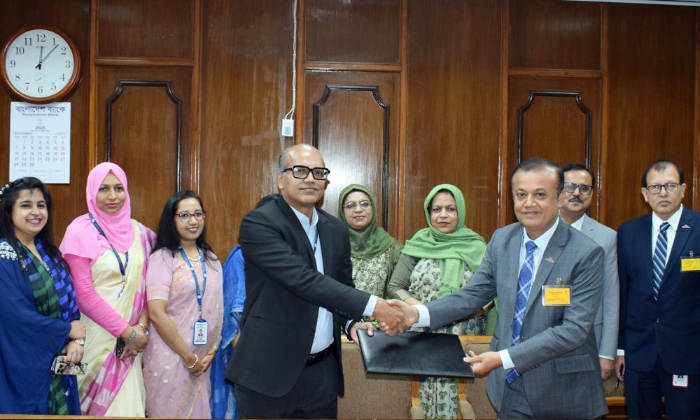 বাংলাদেশ ব্যাংকের সঙ্গে সিটিজেন্স ব্যাংকের নারী উদ্যোক্তাদের রিফাইন্যান্সিং চুক্তি