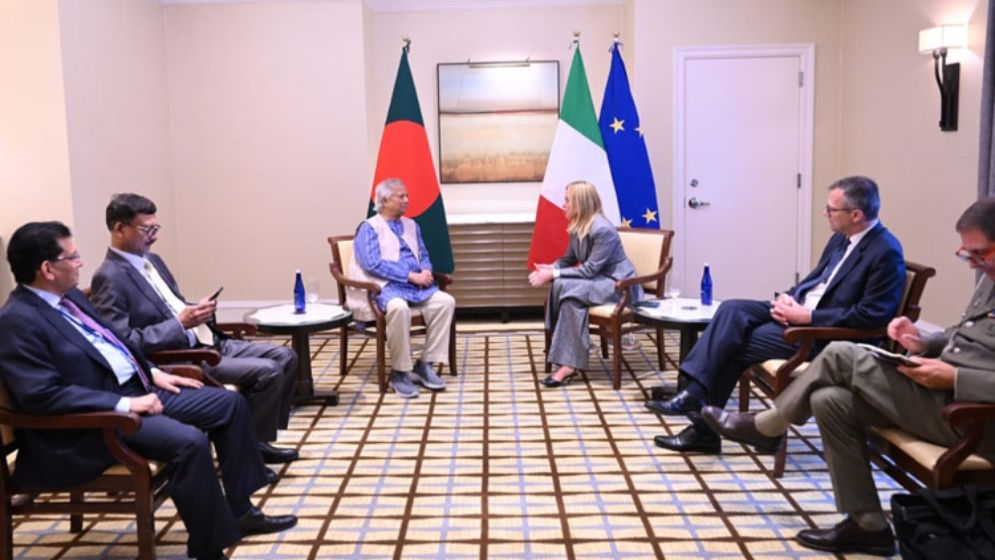 চার বিশ্বনেতার সঙ্গে প্রধান উপদেষ্টার বৈঠকঃ ইতালি-বাংলাদেশ বিজনেস ফোরাম গঠনের প্রস্তাব