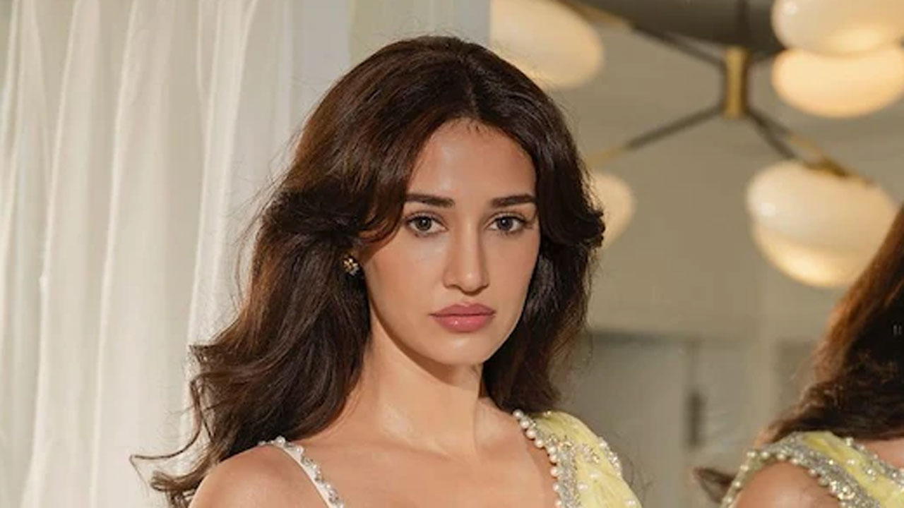 এবার অভিনেত্রী দিশার বাড়িতে গোলাগুলি