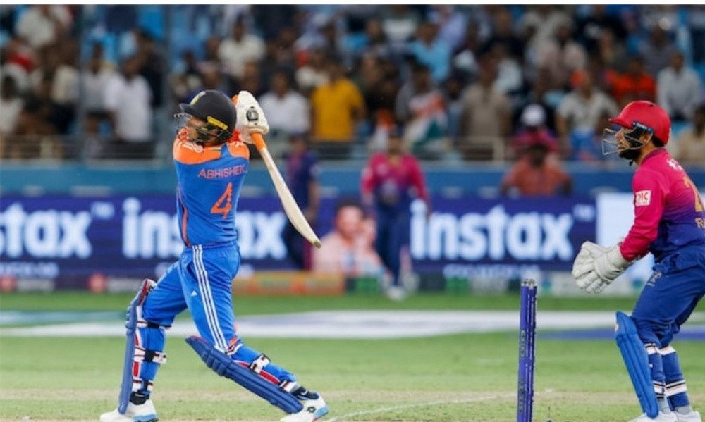 পাকিস্তান ম্যাচের আগে অভিষেক শর্মার ব্যাটিং নিয়ে বাবার উচ্ছ্বাস