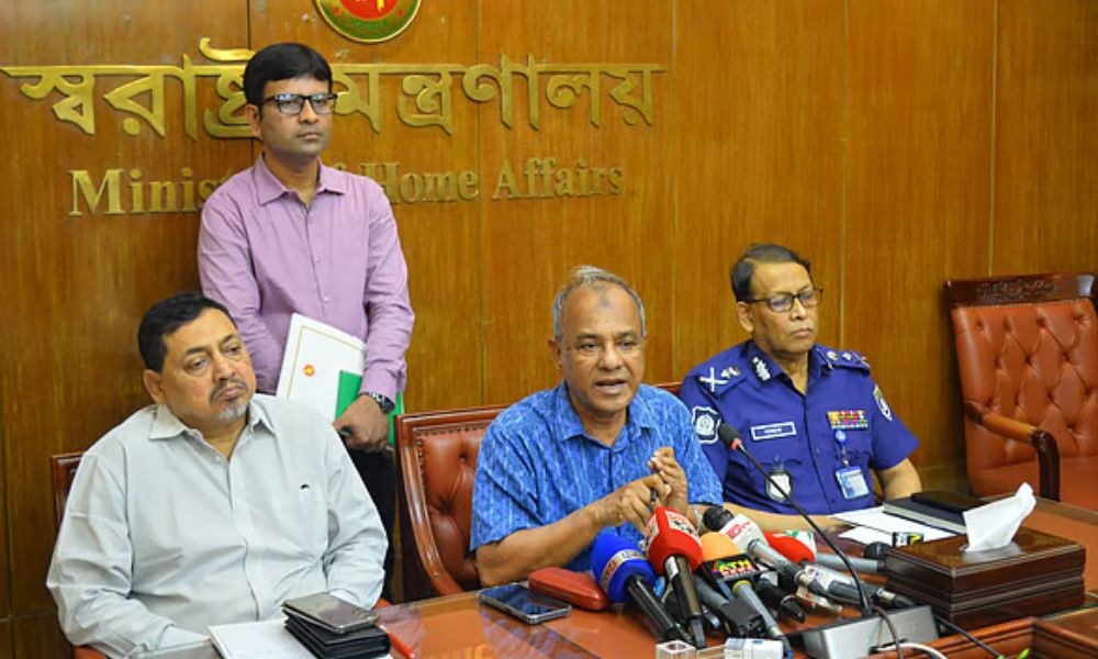 যাবজ্জীবন কারাদণ্ডের মেয়াদ কমাতে চায় সরকার : স্বরাষ্ট্র উপদেষ্টা