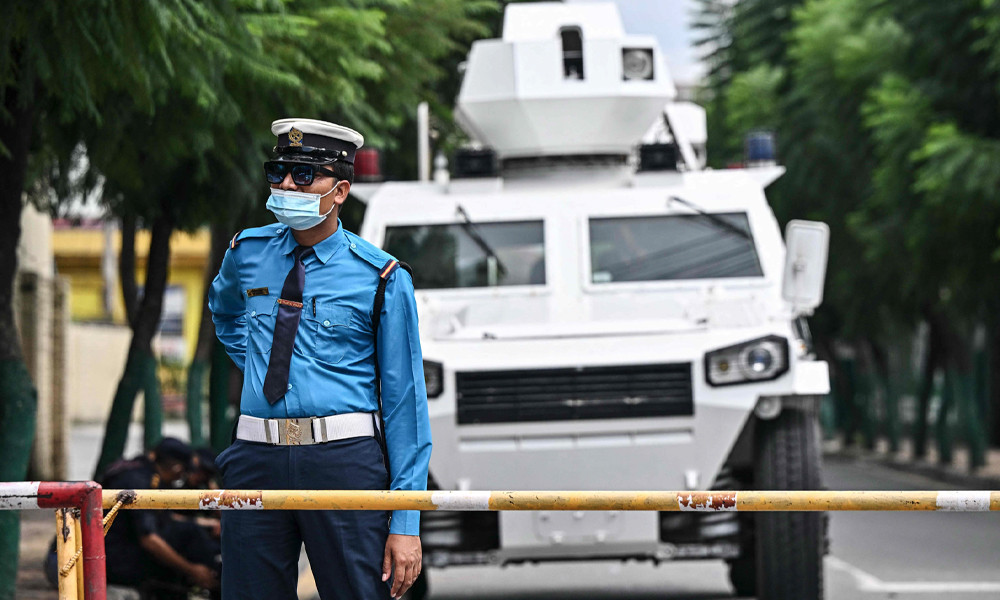 নেপালে ভেঙে দেওয়া সংসদ পুনর্বহালের দাবি প্রধান দলগুলোর