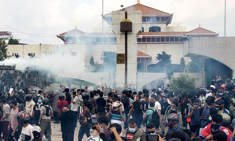 অবশেষে নেপালে সামাজিক মাধ্যমে নিষেধাজ্ঞা প্রত্যাহার