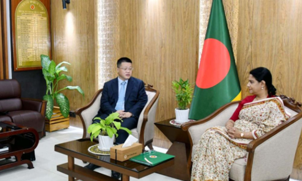 উপদেষ্টা রিজওয়ানা হাসানের সঙ্গে চীনের রাষ্ট্রদূতের সাক্ষাৎ