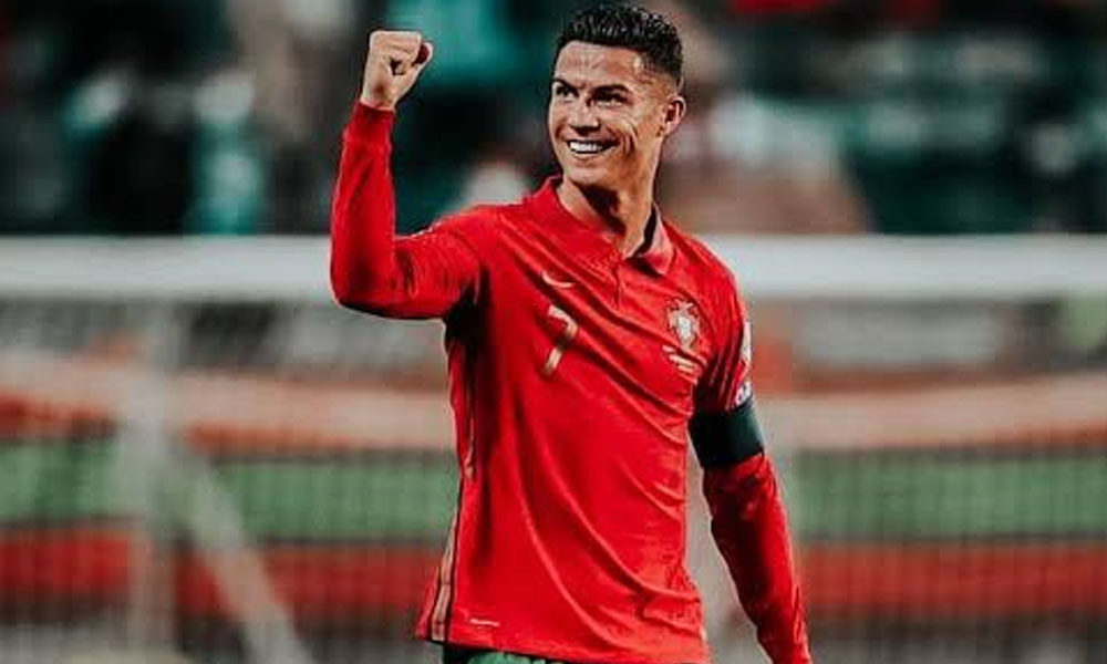 ‘সর্বকালের সেরা ফুটবলারের’ স্বীকৃতি পেলেন রোনালদো