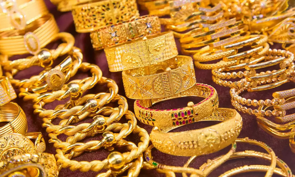 আজ যে দামে বিক্রি হচ্ছে সোনা