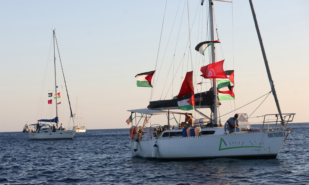 ইসরায়েলি বাহিনীকে এড়িয়ে গাজার কাছাকাছি ফ্লোটিলার ৩০ জাহাজ