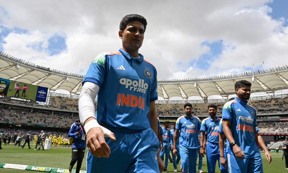 অস্ট্রেলিয়ার সহজ জয়, হারে ওয়ানডে অধিনায়কত্ব শুরু গিলের