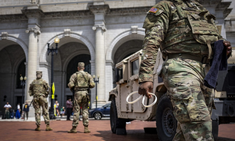 রাজ্যের সম্মতি ছাড়াই শিকাগোতে সেনা মোতায়েনের অনুমোদন ট্রাম্পের