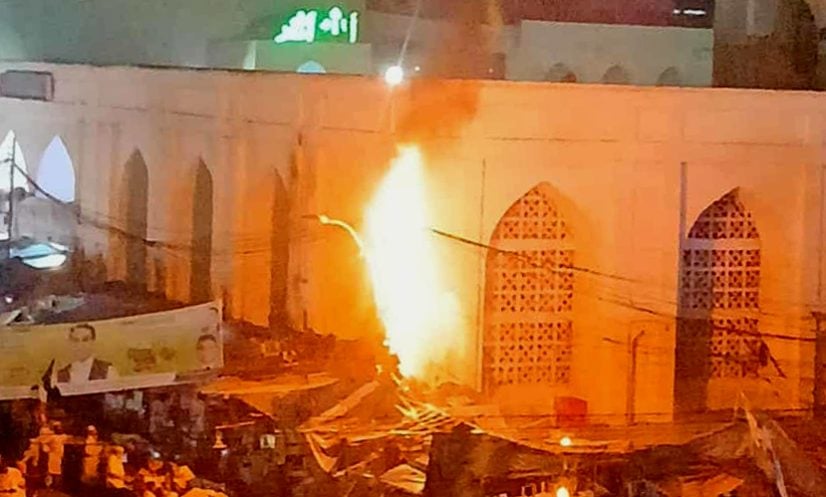 বায়তুল মোকাররমে বৈদ্যুতিক খুটিতে আগুন