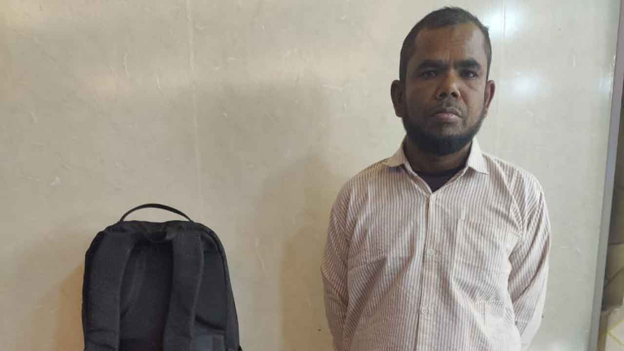 মোহাম্মদপুরে ককটেলসহ ইউনিয়ন আ.লীগের সাধারণ সম্পাদক আটক