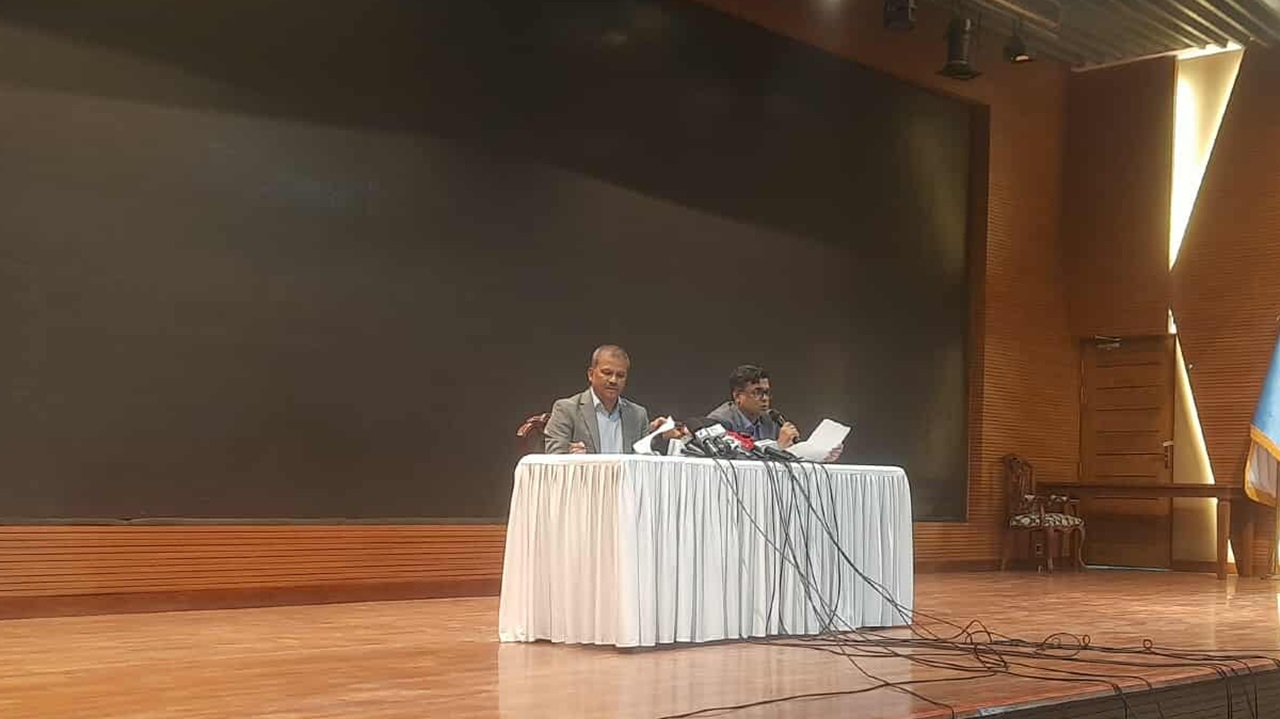 আগামী ৩-৪ কার্যদিবসের মধ্যে গণভোট আইন করা হবে : আইন উপদেষ্টা