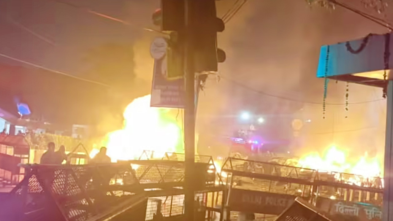 নয়াদিল্লিতে বিস্ফোরণ: পরিস্থিতি ঘনিষ্ঠভাবে পর্যবেক্ষণ করছে