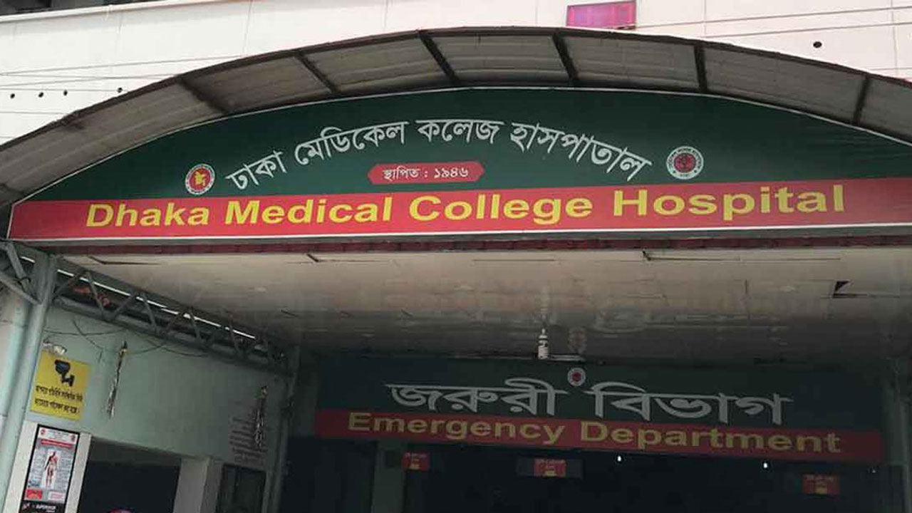 ভোরের আলো ফোটার আগেই সড়কে ঝরল এক যুবকের প্রাণ