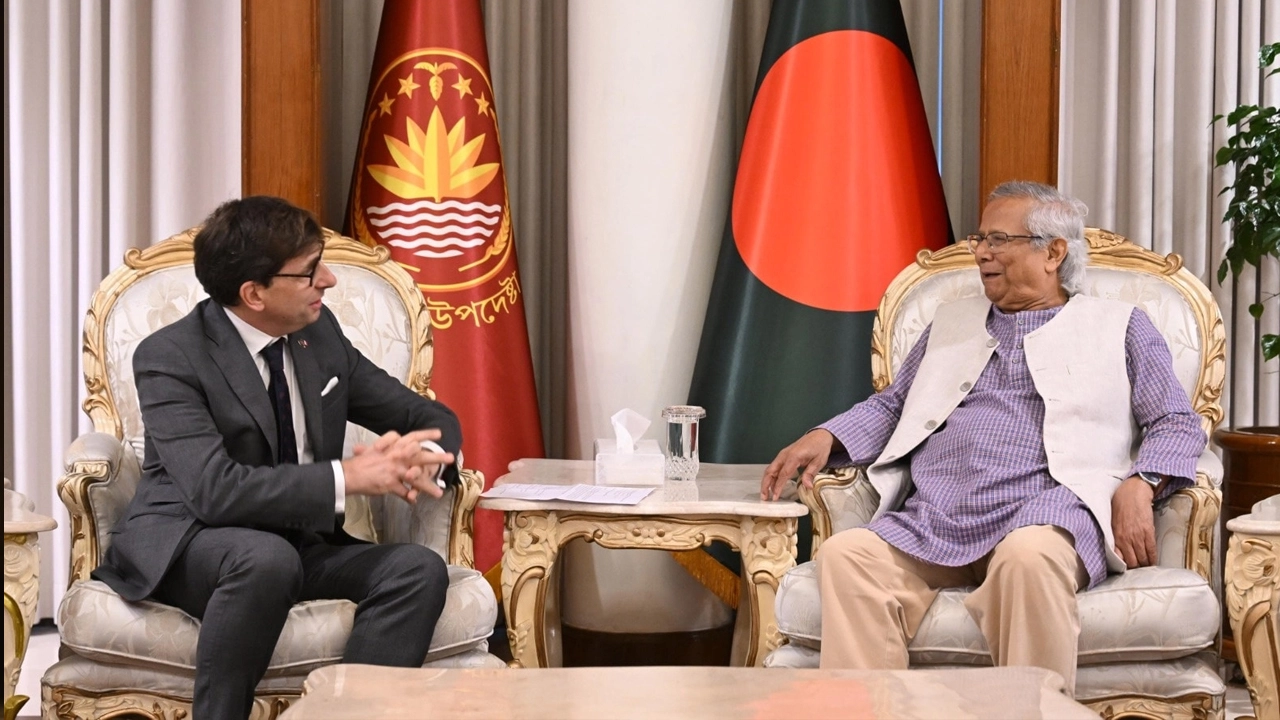 বাংলাদেশ একটি ঐতিহাসিক নির্বাচনের দিকে এগোচ্ছে: প্রধান উপদেষ্টা