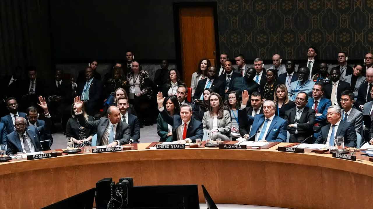 ডোনাল্ড ট্রাম্পের ২০ দফা পরিকল্পনাকে সমর্থন করে যুক্তরাষ্ট্রের খসড়া প্রস্তাব পাস করেছে জাতিসংঘ নিরাপত্তা পরিষদ