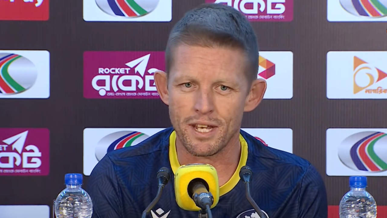 ম্যাচের ফল বিবেচনায় নিলে আমরা সেখানে কিছুটা পিছিয়েই আছি :  আয়ারল্যান্ডের প্রধান কোচ