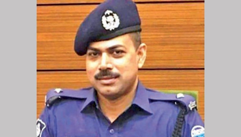 ‘পা দিয়ে চেপে ধরে মেজর সিনহার মৃত্যু নিশ্চিত করেন ওসি প্রদীপ’