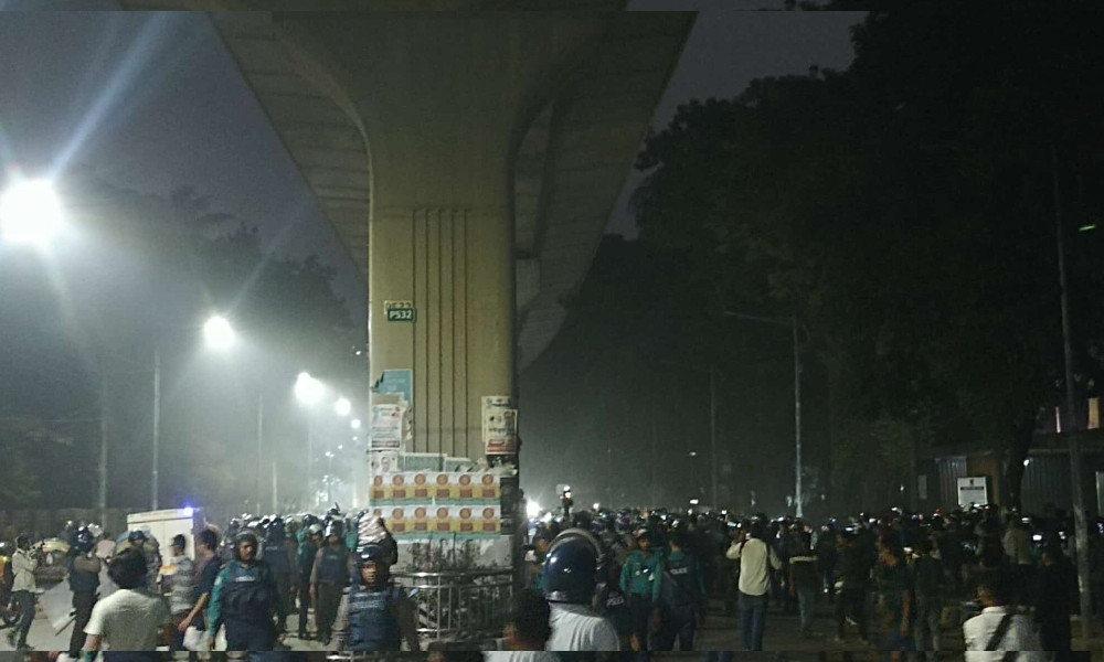 শাহবাগে বিসিএস প্রার্থীদের সঙ্গে পুলিশের সংঘর্ষ, আহত ৫