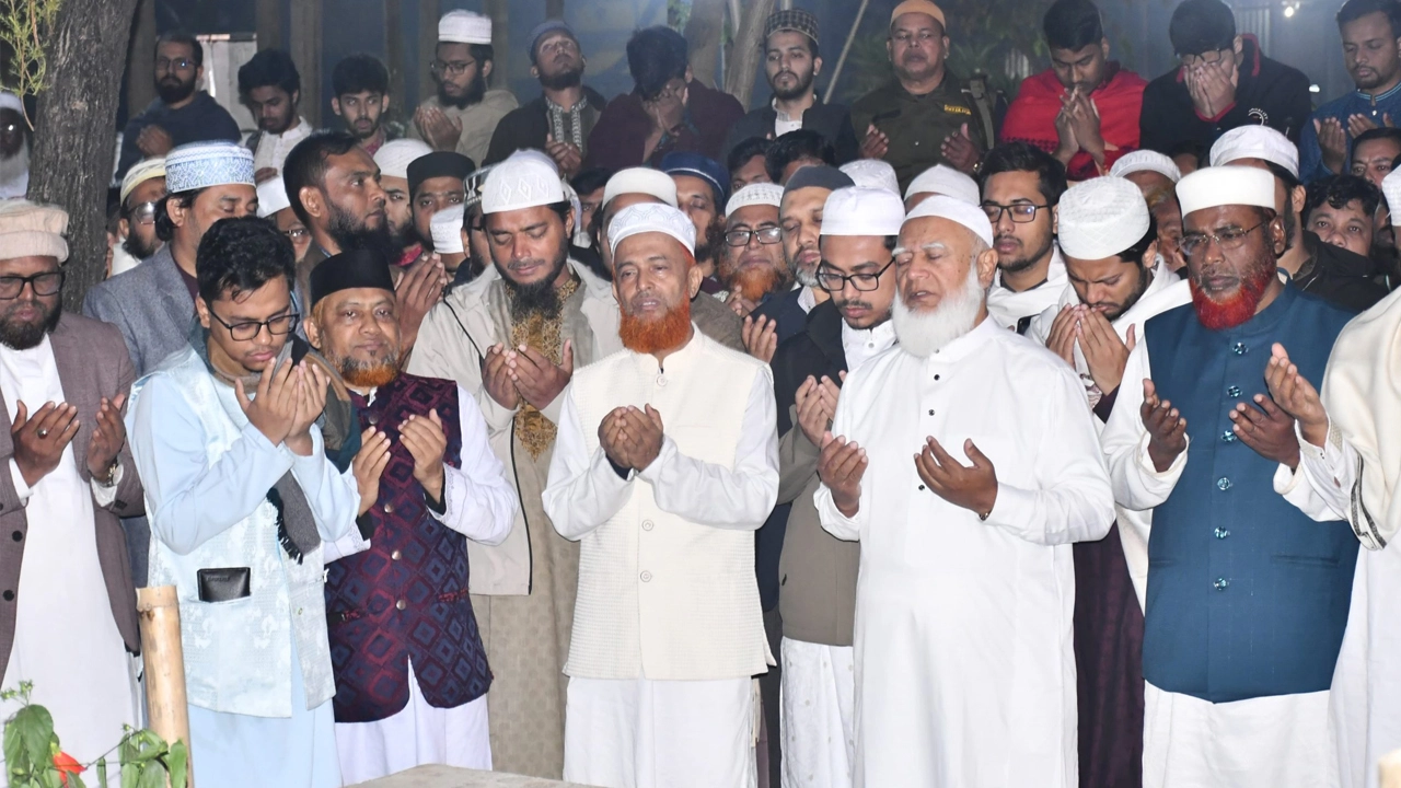 ওসমান হাদির কবর জিয়ারত করলেন জামায়াত আমির