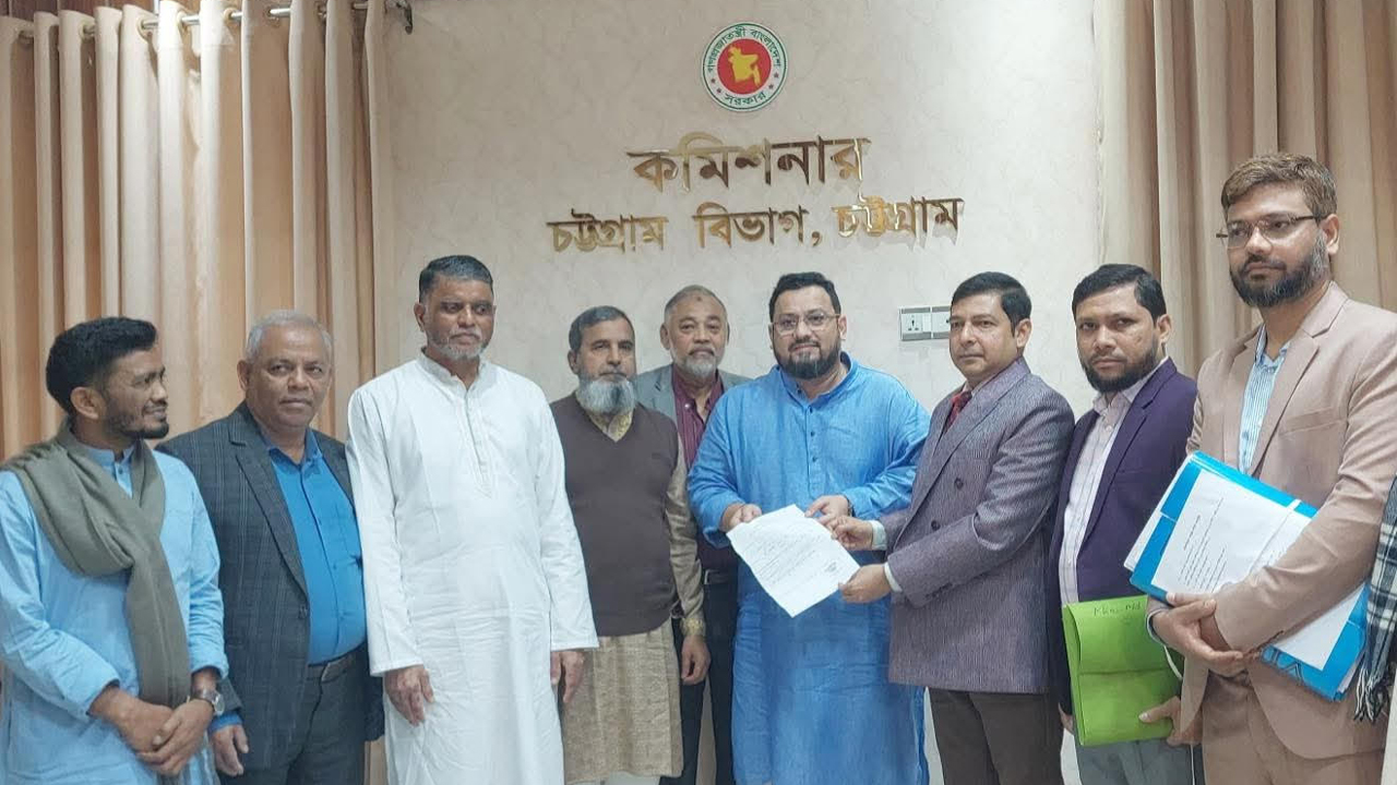 চট্টগ্রামে প্রথম মনোনয়নপত্র জমা দিলেন মীর হেলাল