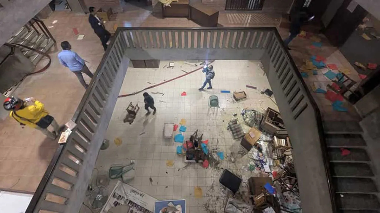 ধানমন্ডিতে ছায়ানট ভবনে হামলা ভাঙচুর মামলায় ৩০০ থেকে ৩৫০ জন অজ্ঞাতনামা