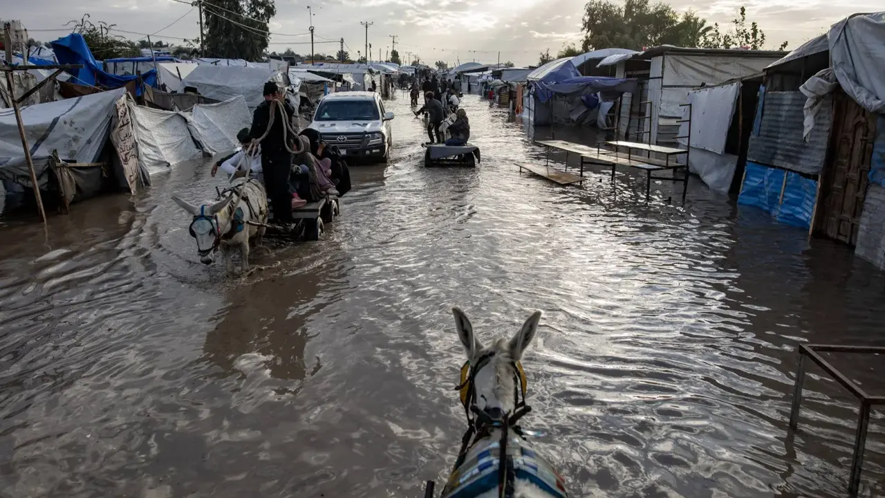 আরও ভয়াবহ সংকটে গাজা