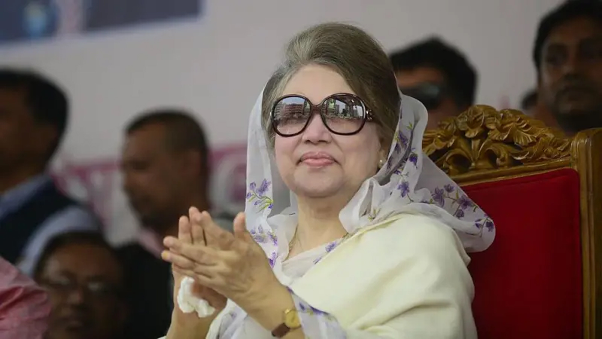 বেনজির ভুট্টোর পর মুসলিম বিশ্বের দ্বিতীয় নারী প্রধানমন্ত্রী বেগম জিয়া