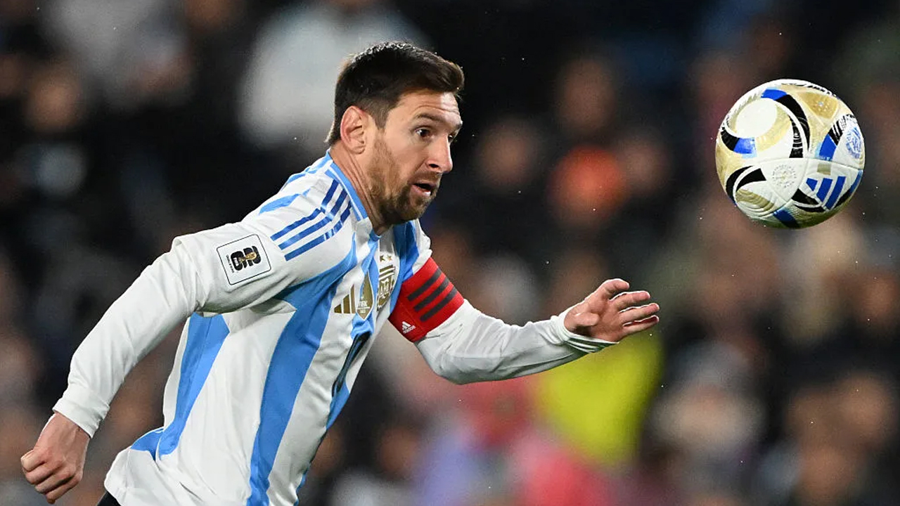 মেসির শেষ বিশ্বকাপের বুট দেখতে কেমন