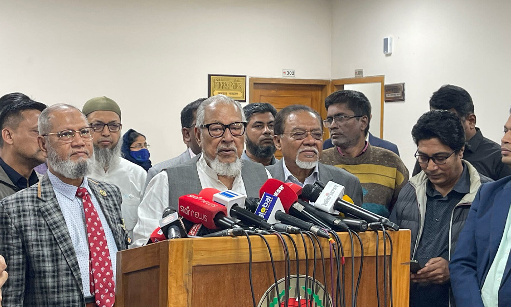 অনিবার্য পরিস্থিতি ছাড়া নির্বাচন প্রক্রিয়ার বাইরে যেতে চাই না : নজরুল ইসলাম খান