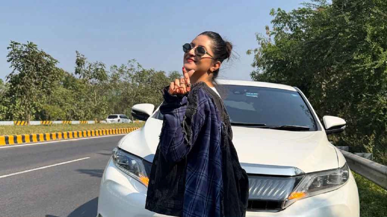 ঢাকা ছাড়লেন পরীমণি