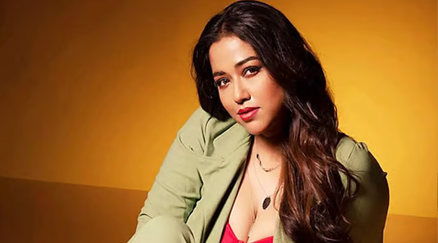 বাংলাদেশি শিল্পীদের কাজ ‘চেটেপুটে খাই’ : সোহিনী