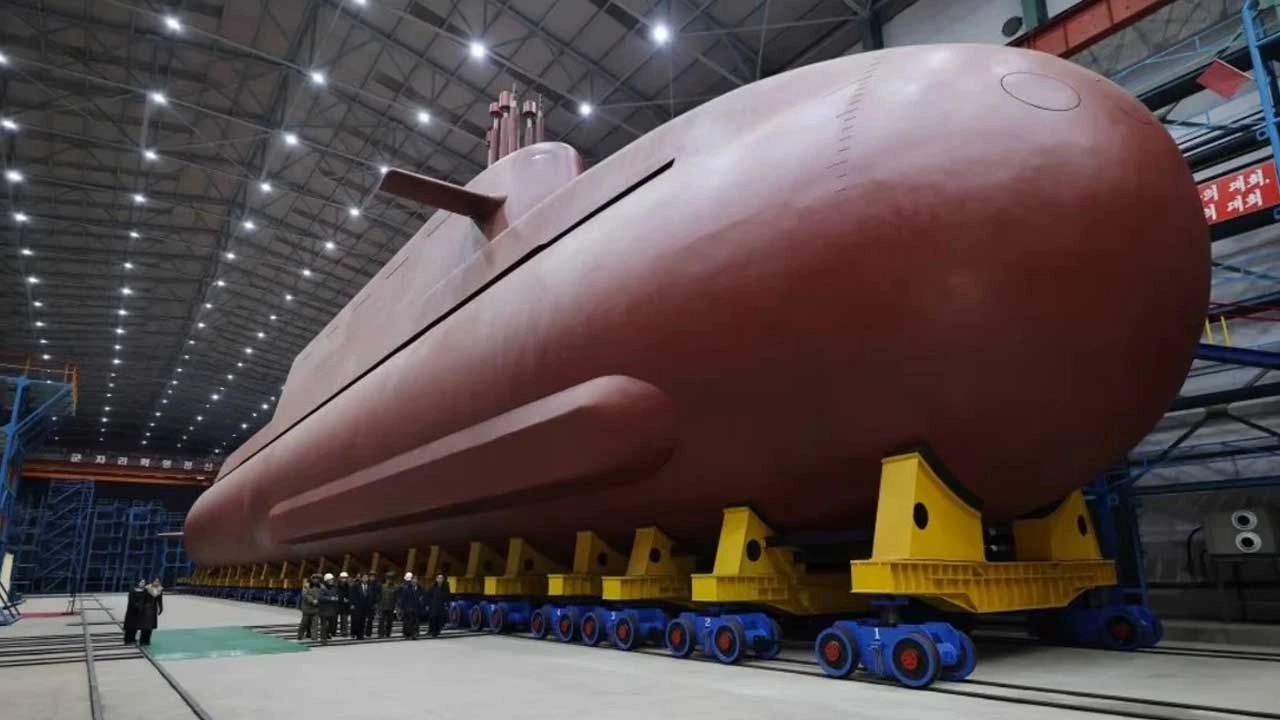 পরমাণু সাবমেরিনের ছবি প্রকাশ করল উত্তর কোরিয়া