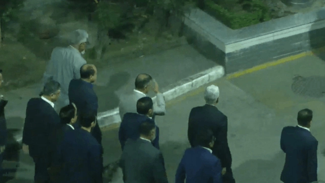 মায়ের সঙ্গে সাক্ষাৎ করতে এভারকেয়ারে তারেক রহমান