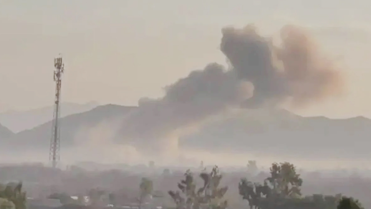 সন্ত্রাসী হামলায় পাকিস্তানের চার সেনা নিহত