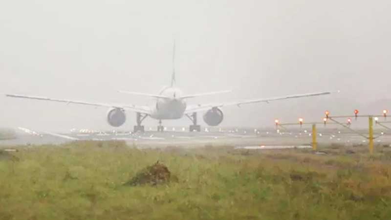 কুয়াশার কারণে ঢাকায় নামতে না পেরে সিলেটে ৬ আন্তর্জাতিক ফ্লাইট