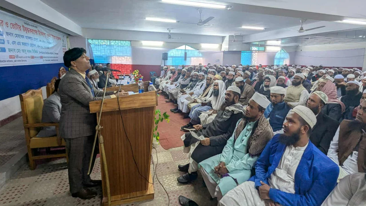 ‘হ্যাঁ’ ভোটের পক্ষে খুতবায় বয়ানের আহ্বান