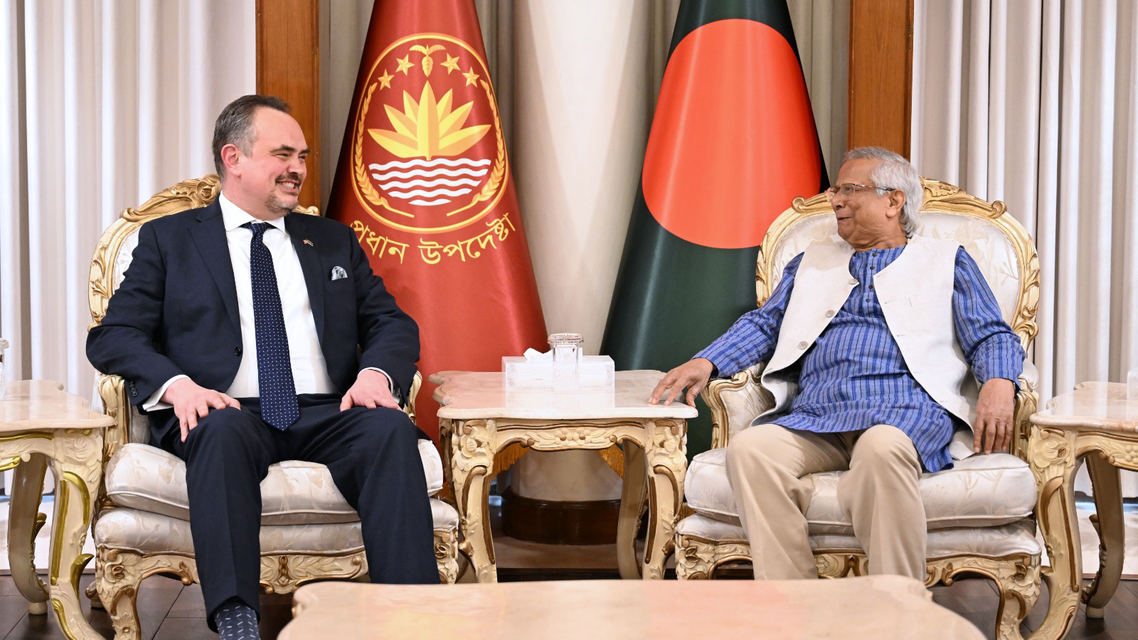 ১২ ফেব্রুয়ারির ভোটই হবে ভবিষ্যৎ নির্বাচনের মানদণ্ড, মার্কিন রাষ্ট্রদূতকে ড. ইউনূস