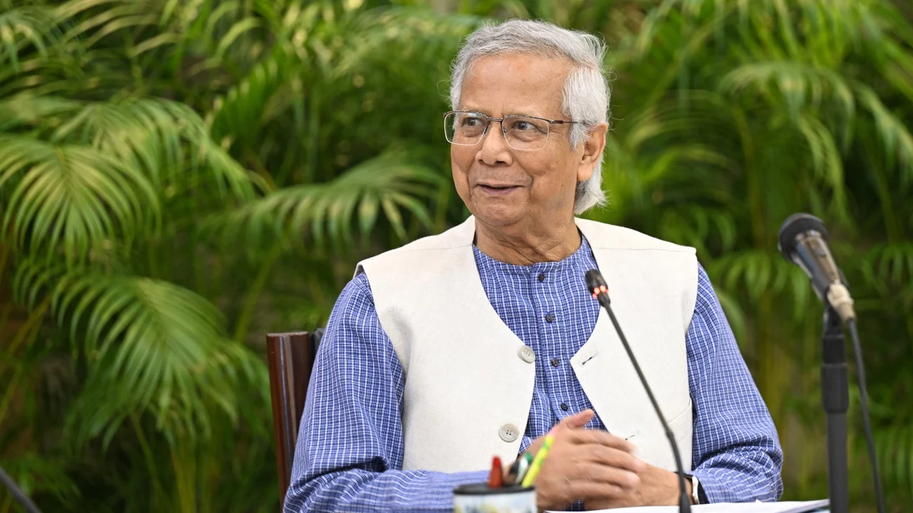 সাফ জয়ী নারী ফুটসাল দলকে প্রধান উপদেষ্টার অভিনন্দন